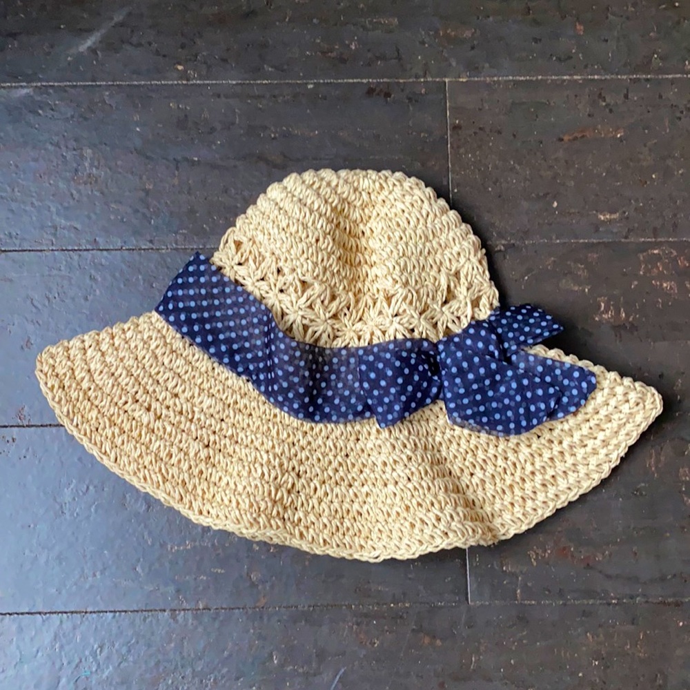 Baby girl straw sun hat. 12-24 mos